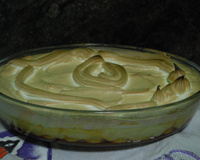 Chico balanceado com banana