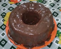 Bolo de laranja com cobertura de chocolate
