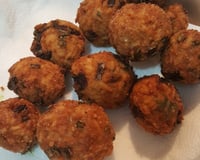 Bolinho de arroz com sardinha delicioso