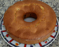 Bolo de fubá com goiabada fácil