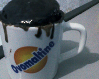 Bolo de caneca com cobertura