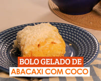 Bolo gelado de abacaxi