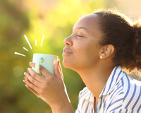 Cientificamente comprovado: 9 benefícios do chá verde no controle de peso, na saúde do coração e muito mais