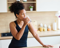 Seu fígado e seu sistema digestivo vão agradecer se você tomar uma dessas 5 bebidas matinais