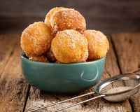 Esqueça a fritura: a receita de bolinho de chuva assado que fica sequinha e perfeita para acompanhar o café