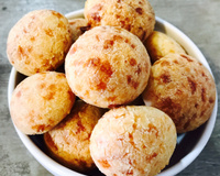 Pão de queijo tradicional