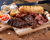 Calculadora de churrasco: quantos quilos de carne por pessoa e o que não pode faltar