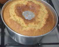 Bolo de fubá com goiabada