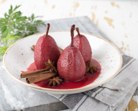 Peras ao vinho: confira a receita deliciosa