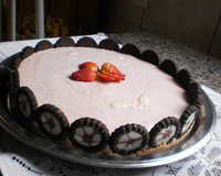 Torta mousse de morango e calipso branco
