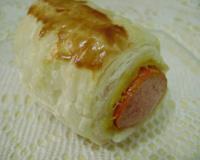 Salsicha com massa folhada