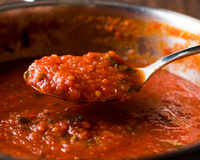 Nem caro, nem trabalhoso: esse molho de tomate é simples, barato e delicioso