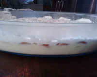 Pavê de abacaxi com marshmallow e coco fresco