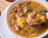 Sopa de mandioquinha com carne: uma janta quentinha e cheia de sabor para espantar o frio
