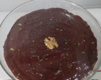 Mousse de limão com nozes e cobertura de chocolate