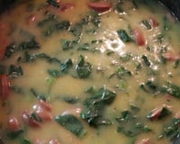 Caldo de fubá com couve e linguiça toscana