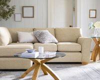 Conjunto com 2 poltronas e trio de mesinhas dá cara nova à sala por menos de R$ 325