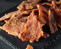 Aprenda a dessalgar carne de sol em casa de maneira simples