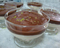 Mousse de limão coberto com mousse de chocolate