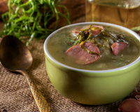 Sopa rápida, cremosa e deliciosa: aprendi como fazer caldo verde com uma cozinheira fantástica e faço sempre que o frio chega