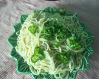 Espaguete espinhoso a dois queijos