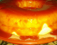 Pudim de queijo com calda de goiabada cascão