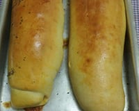 Pão recheado com presunto e queijo