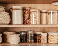 Como organizar a despensa? 5 produtos para te ajudar a separar os alimentos