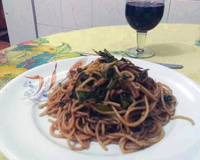 Espaguete com espinafre e shimeji