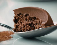 Eu finalmente consegui fazer mousse de chocolate aerada e firme depois de testar diferentes truques