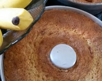 Bolo de banana com canela e castanhas