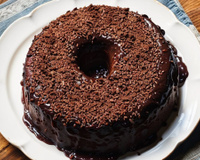 Meus filhos amam esse bolinho de chocolate porque ele derrete na boca de tão macio e fofinho