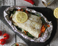 Poucas pessoas sabem disso, aprendi com um chef: "Não cubra com papel-alumínio alimentos que contenham tomate ou limão"