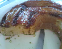 Bolo de banana caramelada