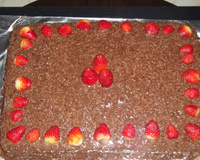 Bolo de chocolate com morango