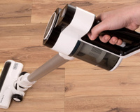 Aspiradores verticais: Entenda qual é o modelo ideal para manter a sua cozinha sempre limpa