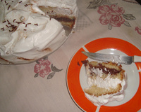 Bolo rápido de chocolate e chantilly