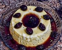 Manjar de coco com calda de ameixa