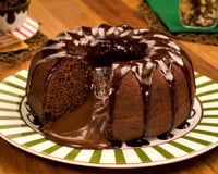 Só segui a receita do TudoGostoso: fiz esse bolo vulcão de chocolate e a minha família achou que era de confeitaria chique