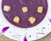 Sopa de batata-doce roxa: linda e deliciosa