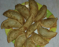 Massa de pastel com creme de leite e farinha