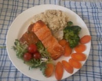 Salmão assado à provençal