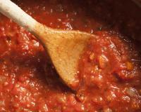 Como temperar molho de tomate pronto: confira as dicas