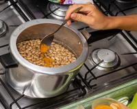 Acabou a preocupação com os gases do feijão: pesquisadores brasileiros mudam o consumo com técnica inovadora