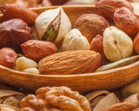 Entenda os riscos de comer nozes todos os dias: alimento tem inúmeros benefícios à saúde se consumido do jeito certo