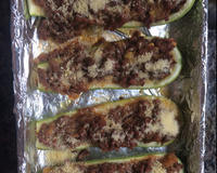 Canoa de abobrinha recheada com carne moída