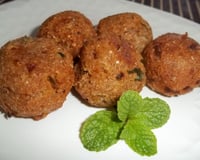Bolinho de triguilho  (trigo para quibe) e batata