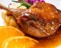 O molho de laranja perfeito para essas aves é fácil de fazer e deixa o prato espetacular