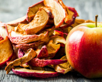 Fruta na airfryer: aprenda a desidratar maçã com ajuda da sua fritadeira elétrica