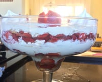 Doce de morango com chantili